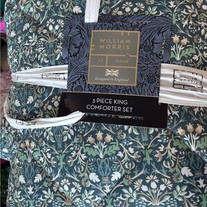 William Morris Floral Vase King Comforter Set - Green Floral